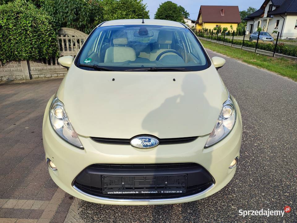 Ford Fiesta MK7 125 Benzyna Ghia Titanum Jasne ABS