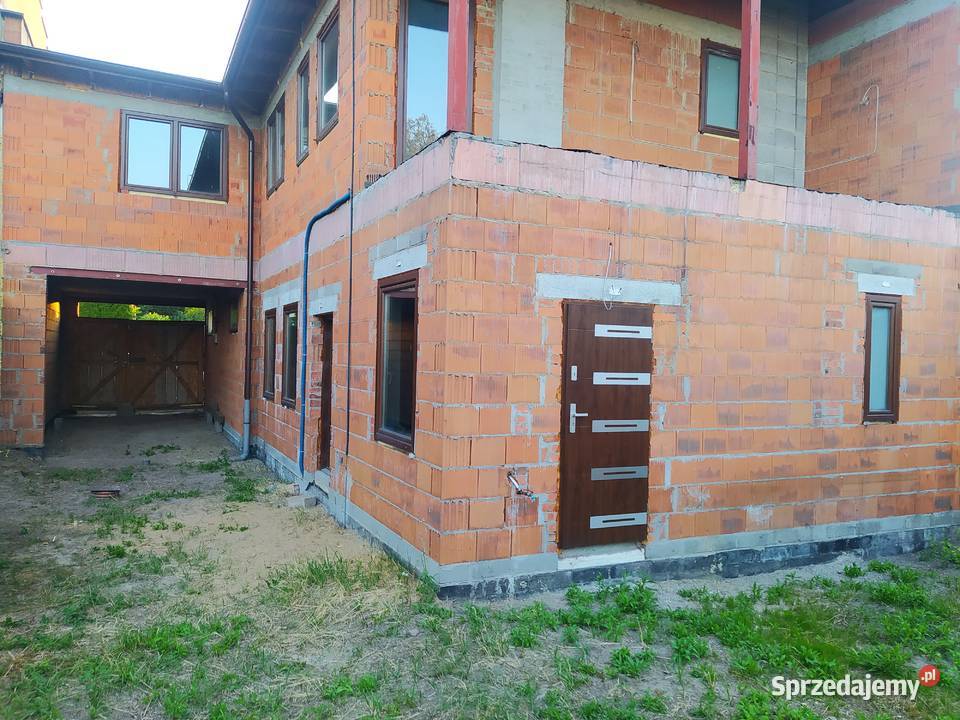 Dom w stanie deweloperskim z potencjałem wolnostojący