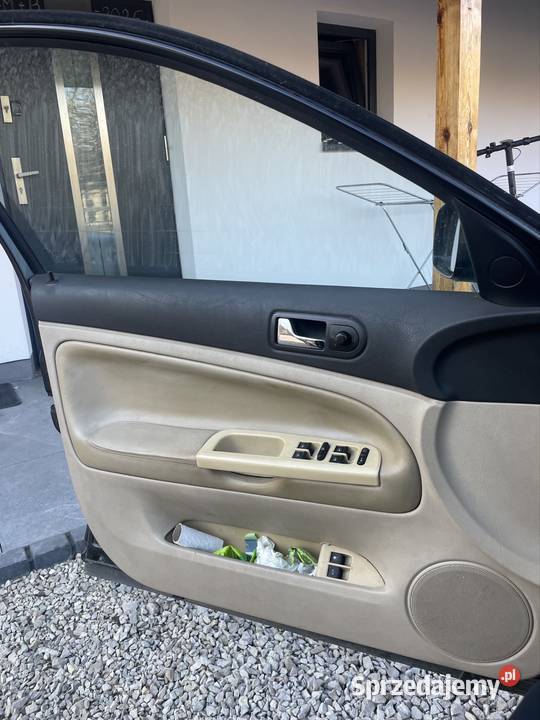 Wnętrze fotele Boczki Passat b5 Pakuły sprzedam