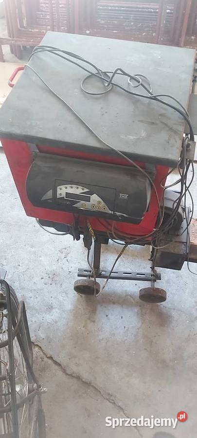 Zbiornik z podajnikiem