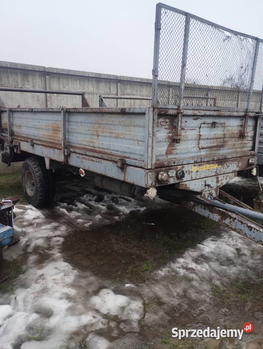 Rozrzutnik obornika jednoosiowy Czarna Mnichów