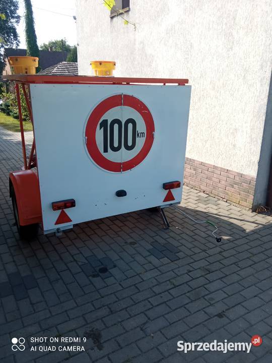 Przyczepa sygnalizacyjna ostrzegawcza świetlna Pokój