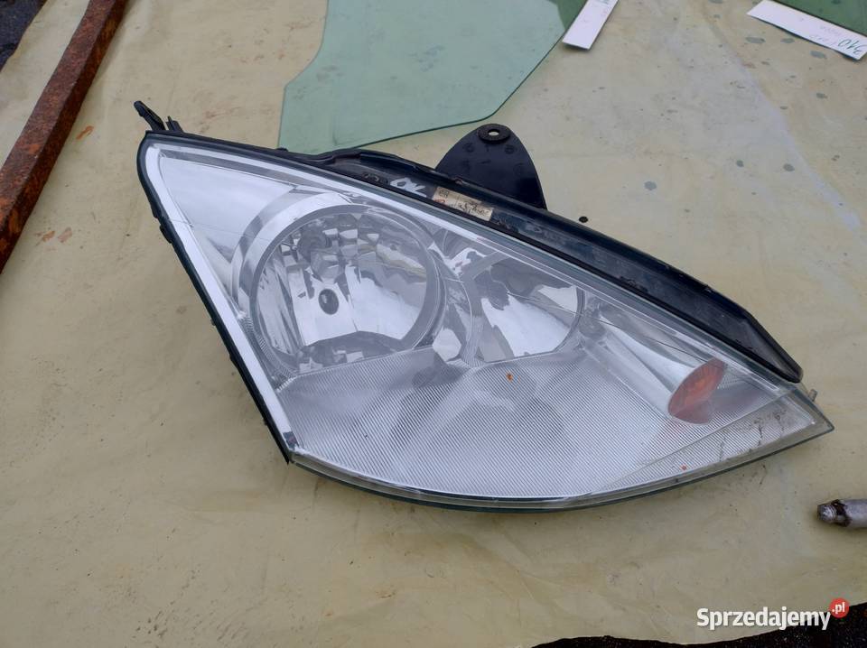Lampa tylna lewa Ford Focus MK1 Lift hatchback Zahajki-Kolonia sprzedam