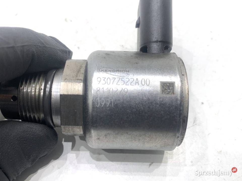 REGULATOR CIŚNIENIA PALIWA MERCEDES X204