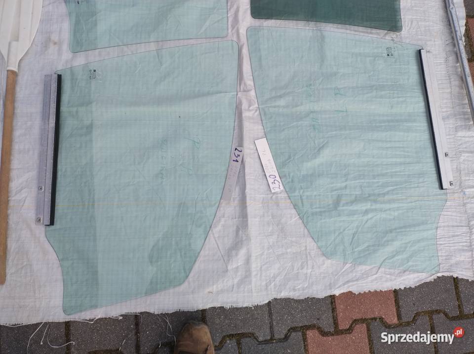 Szyba karoseryjnA przykręcana tylna lewa i prawa osobowe Zahajki-Kolonia