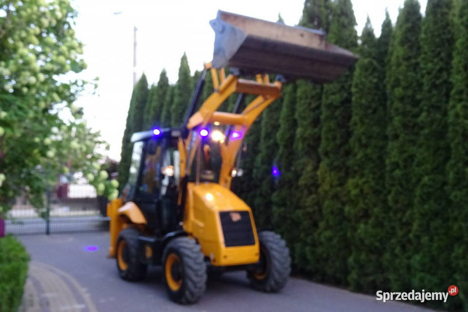 na równych kołach JCB 2CX SM 4 WS JCB 2CX 4x4 Góra Kalwaria