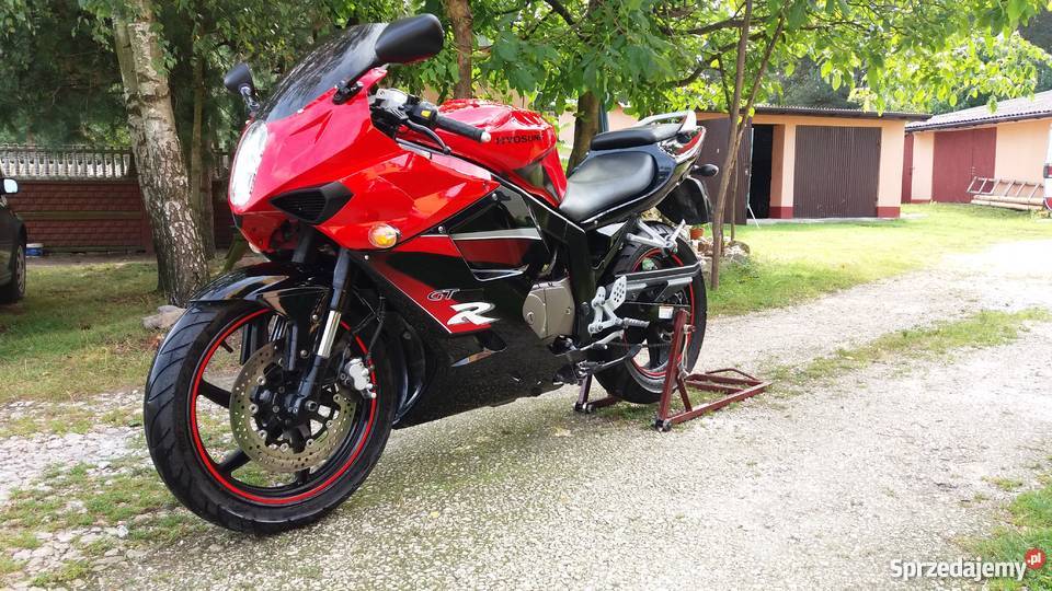 Piękny Hyosung GT125R 2009 Piękny Stan czerwony Jędrzejów