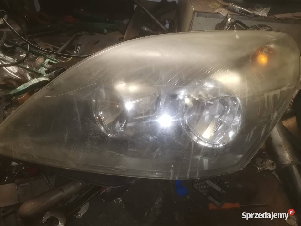 Reflektor lewy Zafira B osobowe Chełmno sprzedam
