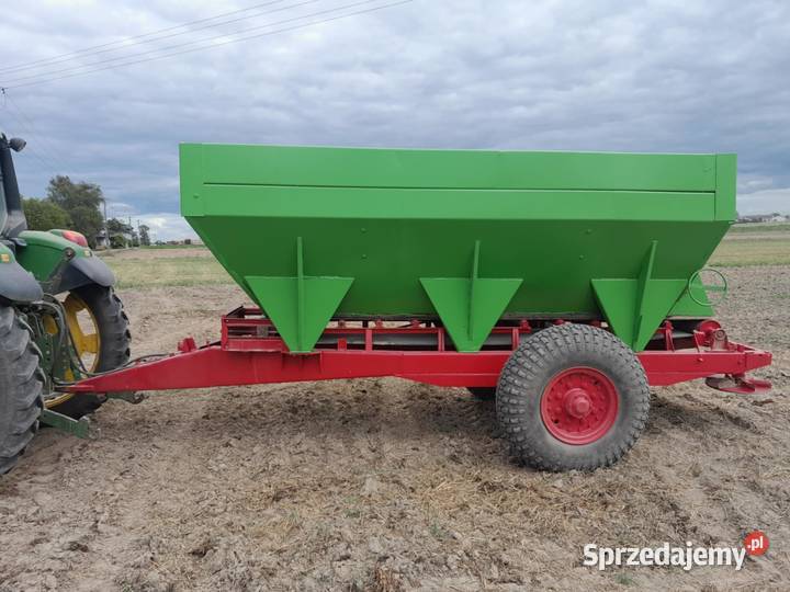 Rozsiewacz wapna piast RCW5 ładowność 5 ton sprzedam