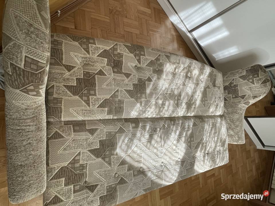 Kanapa w ładnym kolorze