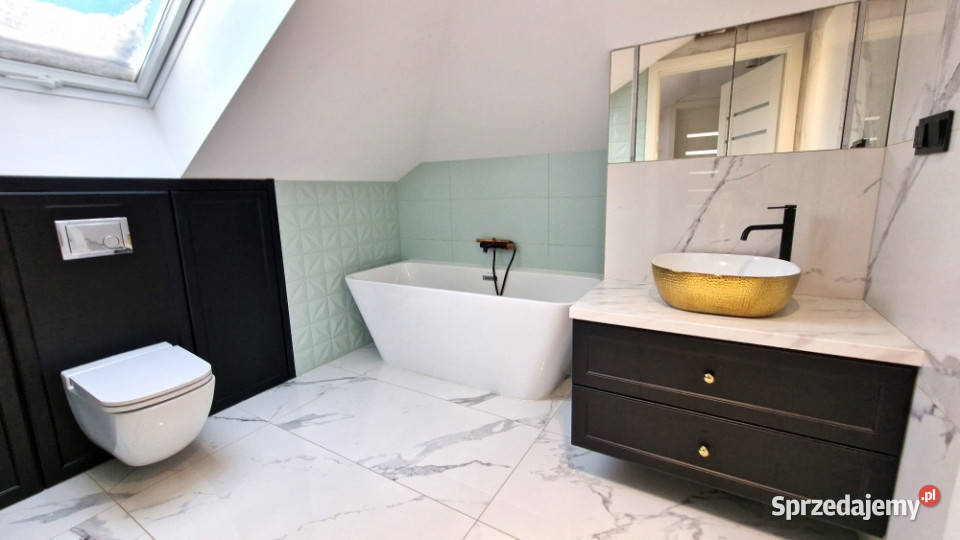 Modernistyczny dom jeziorem z funkcją pensjonatu Gorzewo