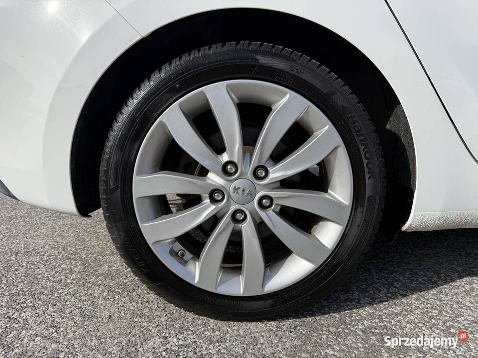 Kia Carens 16 BENZYNA Klimatronik Nawigacja Konin