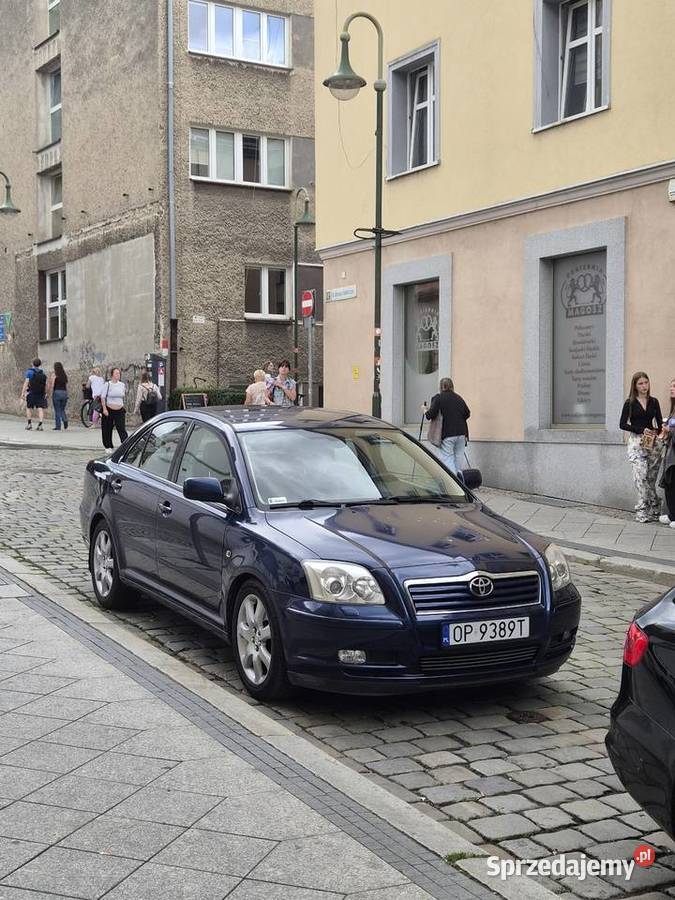Toyota Avensis Salon Polska nowości w rodzinie Opole