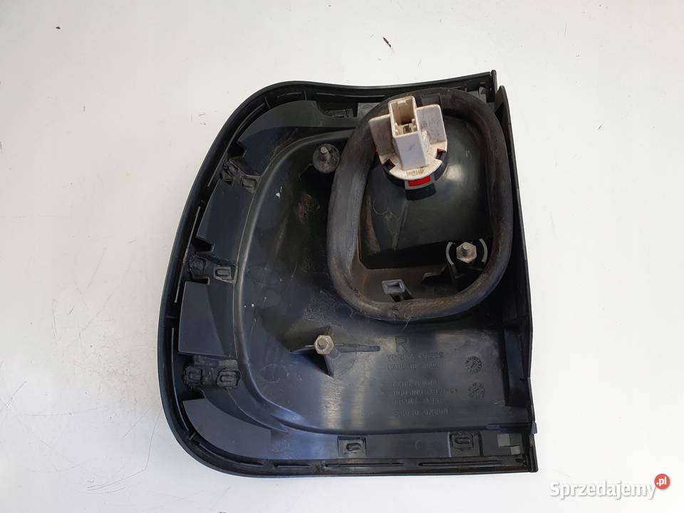 LAMPA PRAWA Nissan Terrano II lift 0107r TYLNA Lampy tylne