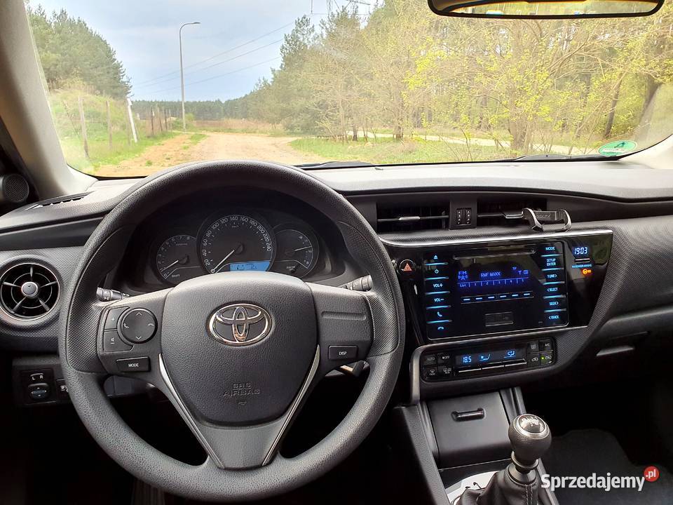 TOYOTA AURIS 13 Benzyna SUPER STAN Świeżo