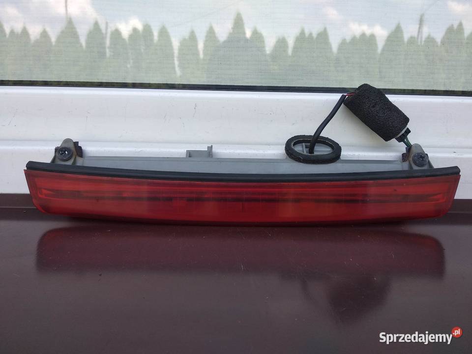 Toyota Avensis T25 kombi lampa trzecie światło Sieradz