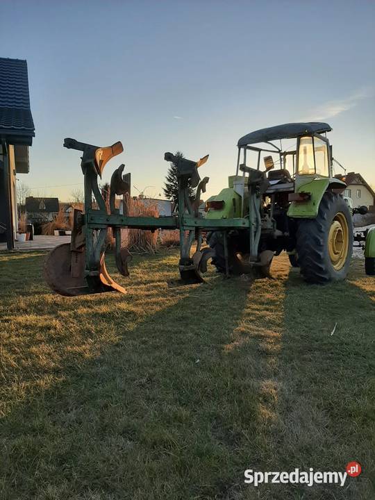 Ursus C4011 z pługiem 3 skibowy obrotowy firmy Kłodzko