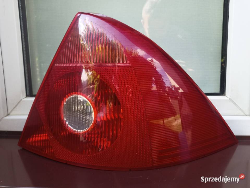 Ford Mondeo MK3 III HB hatchback lampa tył tylna osobowe Sieradz sprzedam