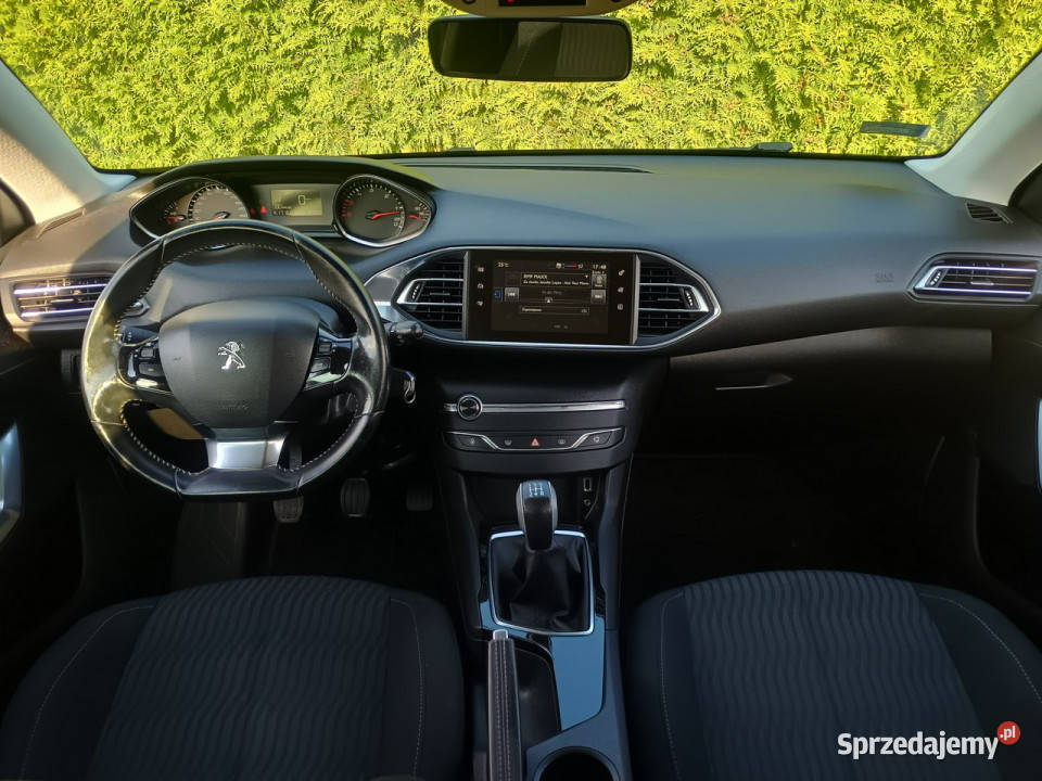 Peugeot 308 z niezawodnym silnikiem 16 HDi światła LED Peugeot wielkopolskie