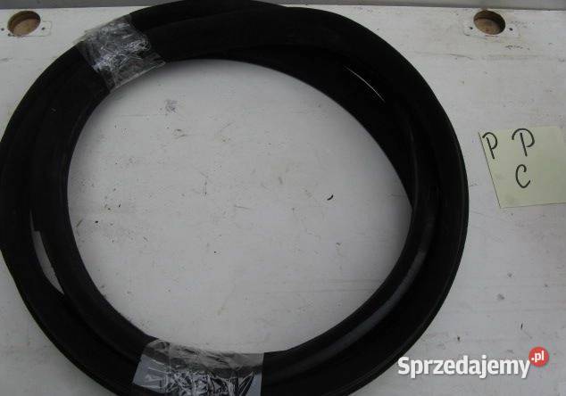 MERCEDES W204 USZCZELKA DRZWI PRAWA PRZÓD AMG