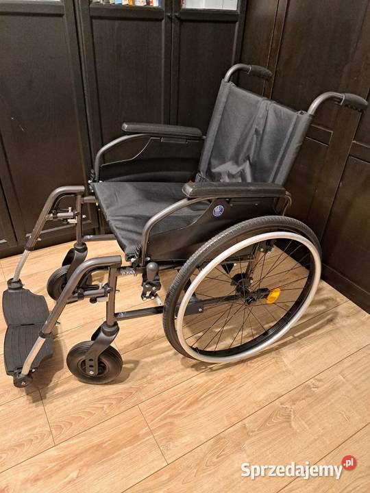 Wózek inwalidzki solidny i lekki firmy Vermeiren D200