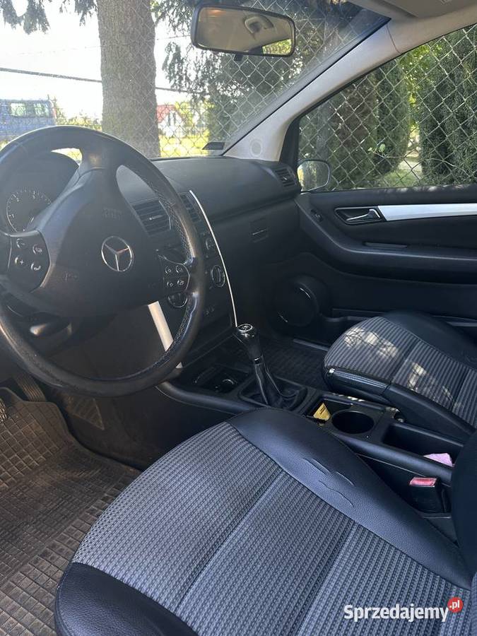 Mercedes Benz nieuszkodzony Łasin