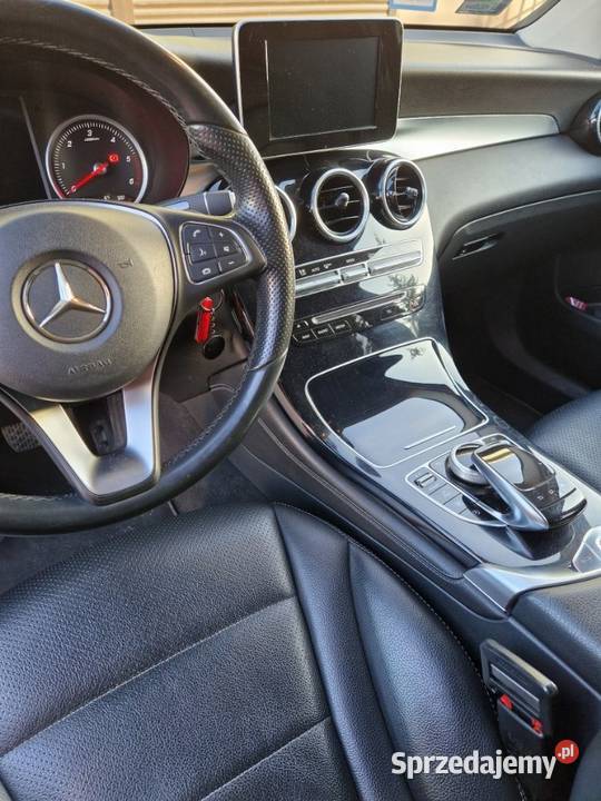 MERCEDES GLC Diesel 220 22d 4X4 177 20215r Salon