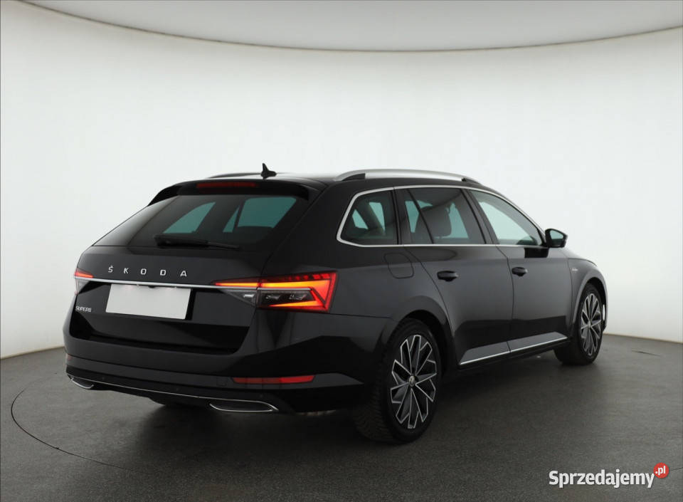 Skoda Superb 20 TSI czarny