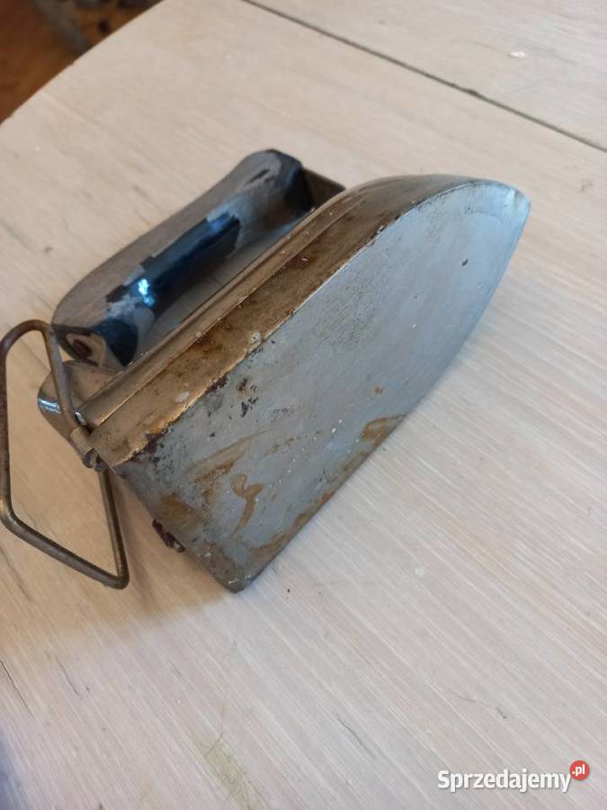 Zabytkowe stare żelazko elektryczne