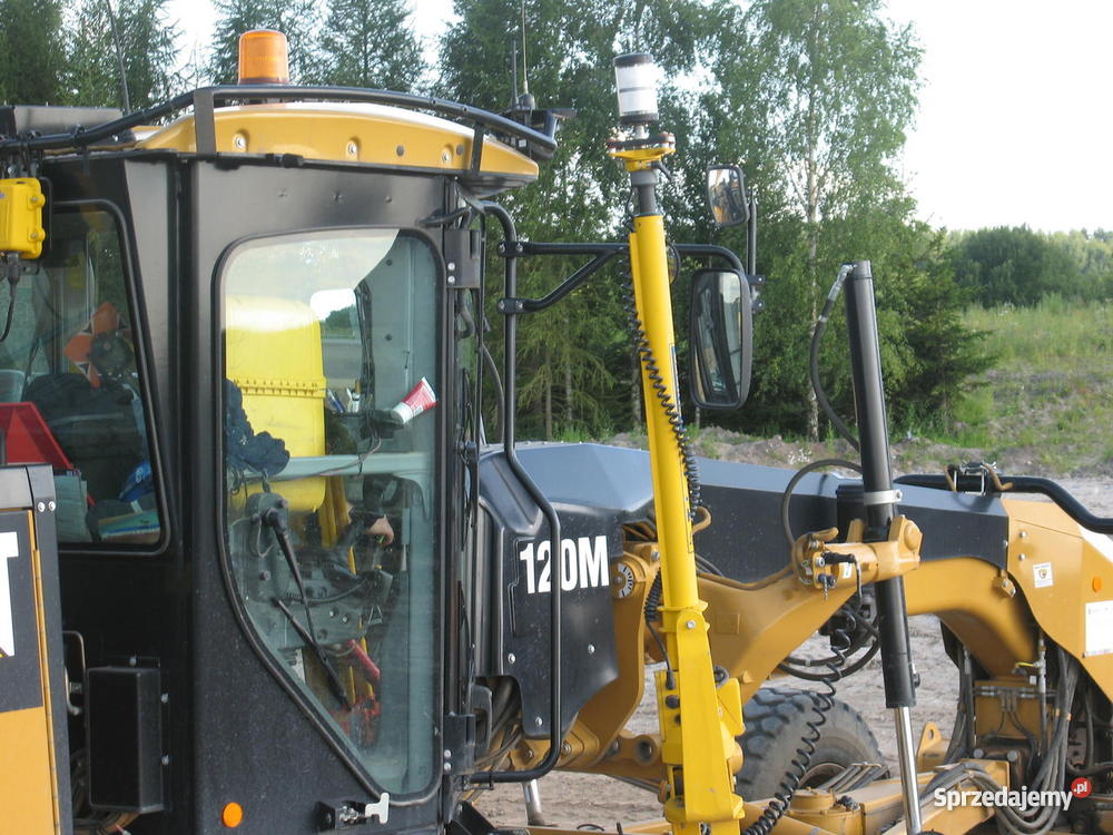 równiarka samobieżna Caterpillar CAT 120 M Suwałki