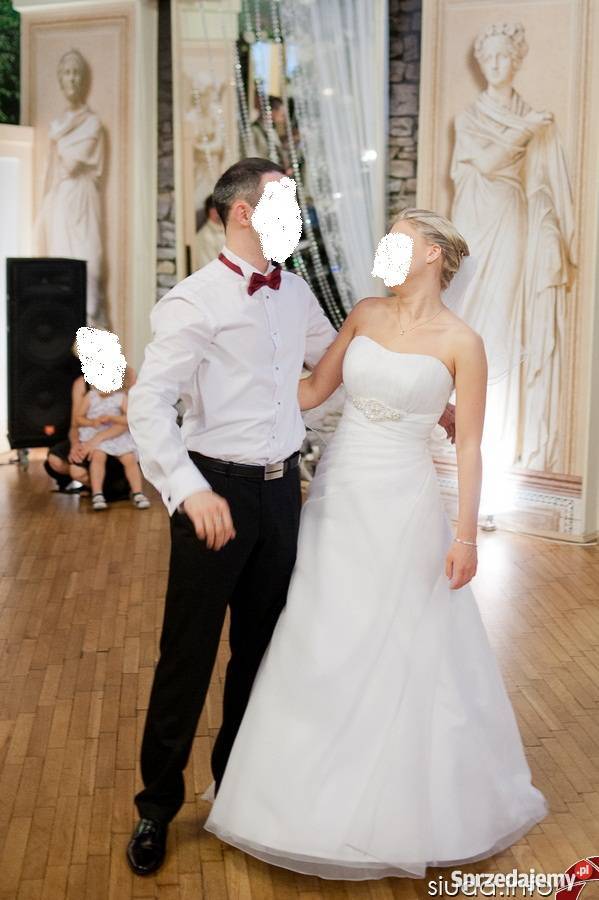 Wygodna i pięknie się prezentująca Suknia Ślubna