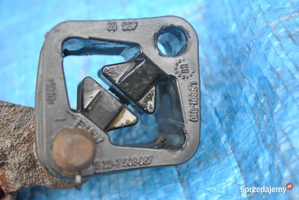 Wieszak końcowy tłumika BMW E60 E61 520i 523i śląskie Poręba