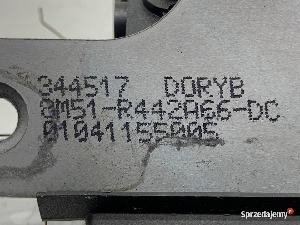 ZAMEK KLAPY TYŁ FORD FOCUS III Hatchback sprzedam