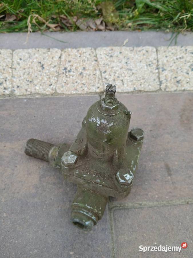 Regulator ciśnienia c 360 c 330 PRL Lubochnia