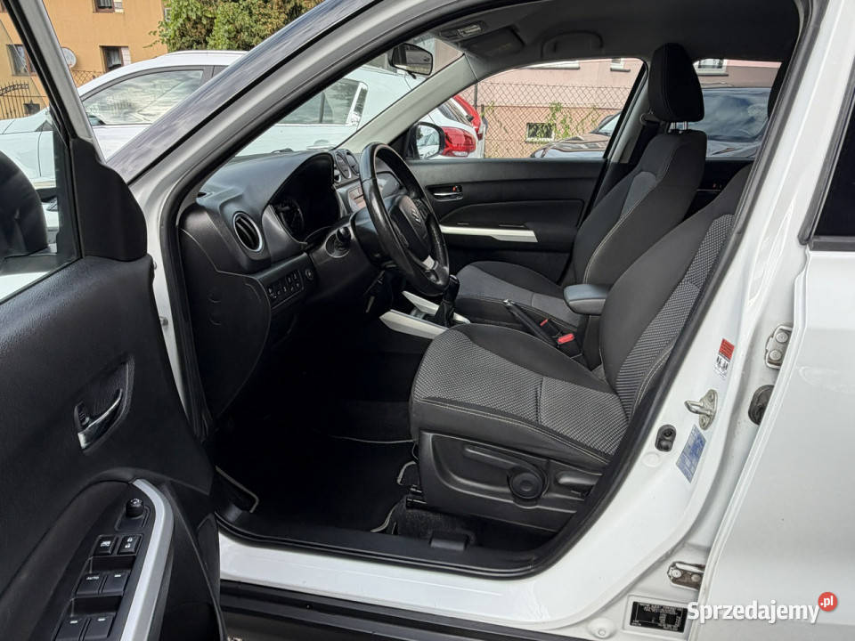 Suzuki Vitara 16i 4X4 allgrip radar kamera LED isofix Łodygowice