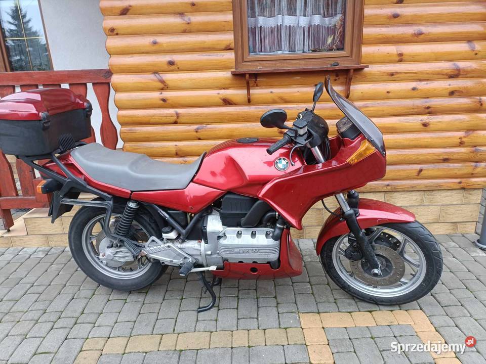 BMW K75s.  Zarejestrowany na białe tablice.