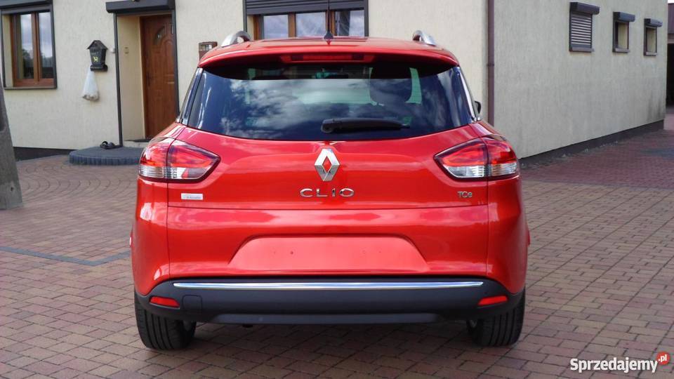 Renault Clio nieuszkodzony czerwony Rok produkcji 2014 Clio Witaszyczki sprzedam