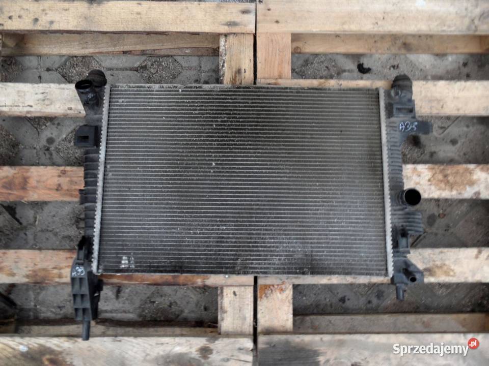 FORD FOCUS MK3 III 11r chłodnica wody BV618005BB