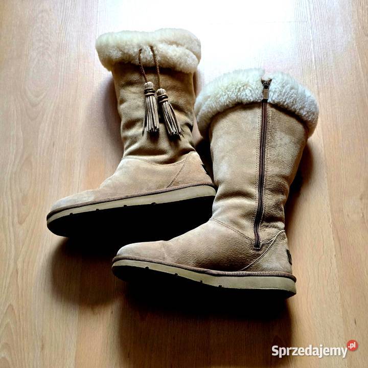 Eleganckie damskie kozaki zimowe UGG W Plumdale