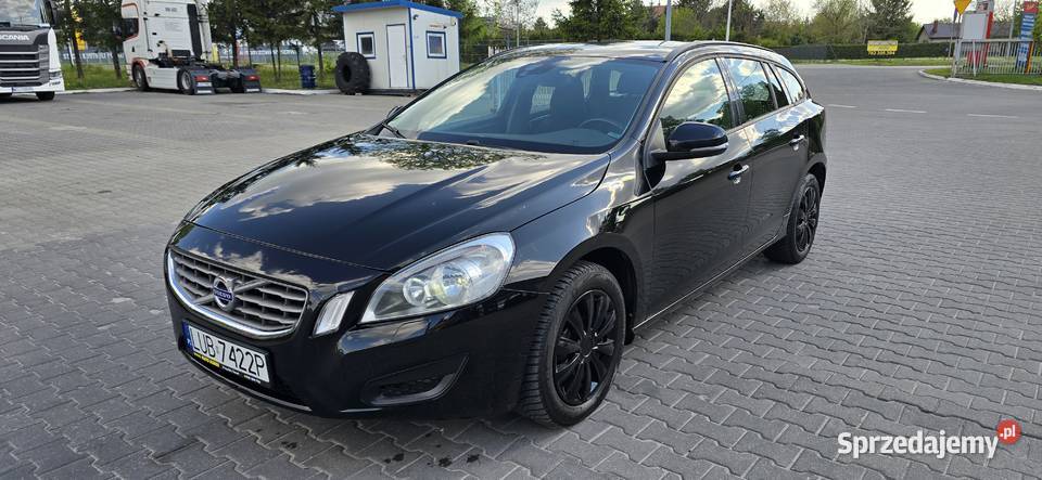 VOLVO V60 20D 160 NAVI BLUETOOTH USBAUX MOŻLIWA Rok produkcji 2012 Świdnik
