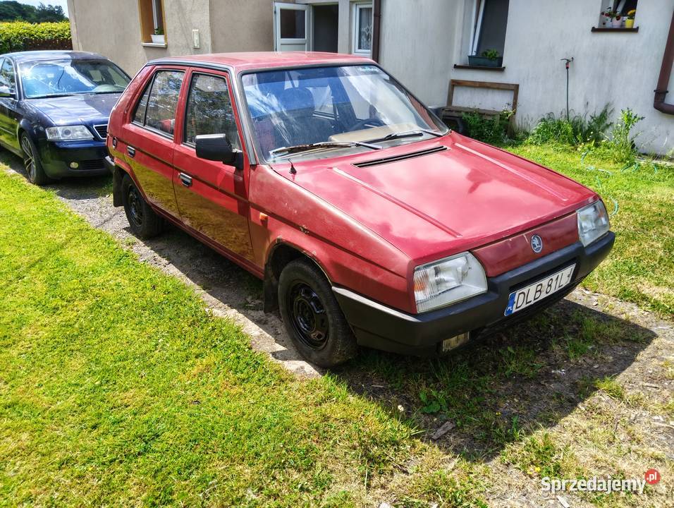 Skoda Favorit 13 benzyna jeździ i hamuje czerwony dolnośląskie Gryfów Śląski sprzedam