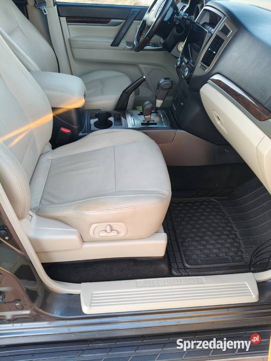 Mitsubishi Pajero IV 38 V6 250 bezwypadkowy wielkopolskie Poznań