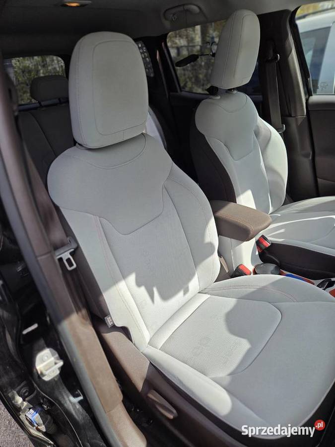 JEEP RENEGADE SPRZEDAM model LONGITUDE 16 Rok produkcji 2017 Renegade Warszawa