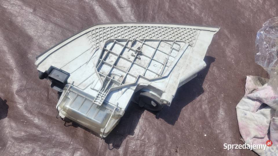 SKODA OCTAVIA II LAMPA PRAWA PRZOD REFLEKTOR śląskie Ruda Śląska