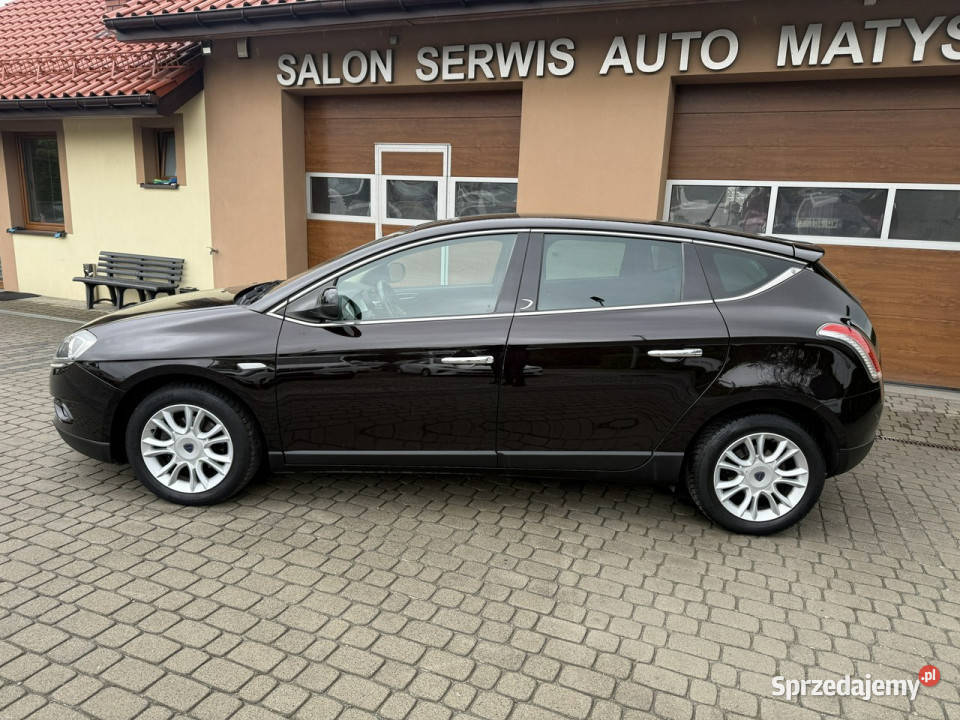 Lancia Delta 14 120 Klimatronik Navi III 2008 lakier metallic Orzech