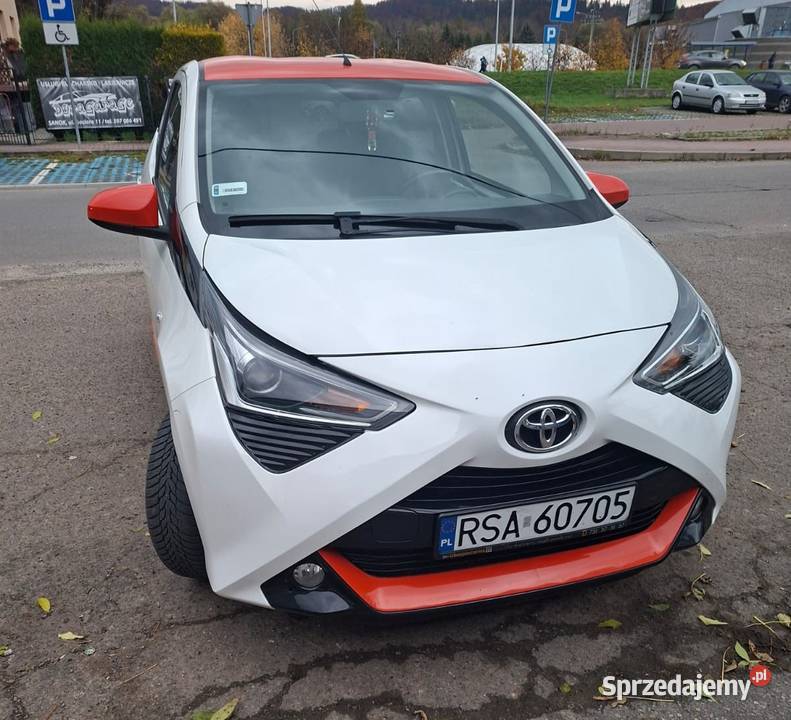 TOYOTA AYGO XPLAY EDITION