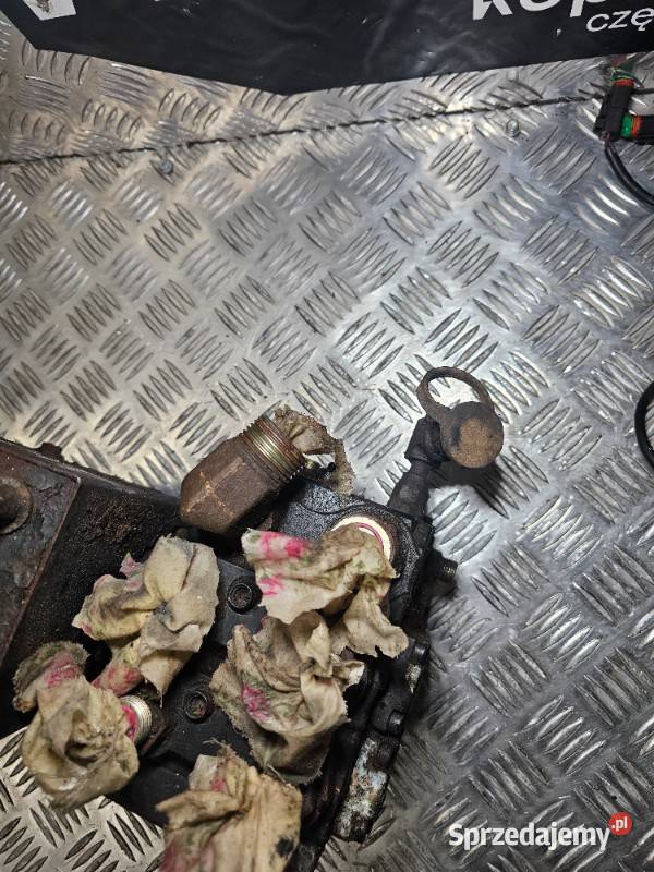 Pomocnicza grupa zaworów Caterpillar 424D 428D i Gdynia