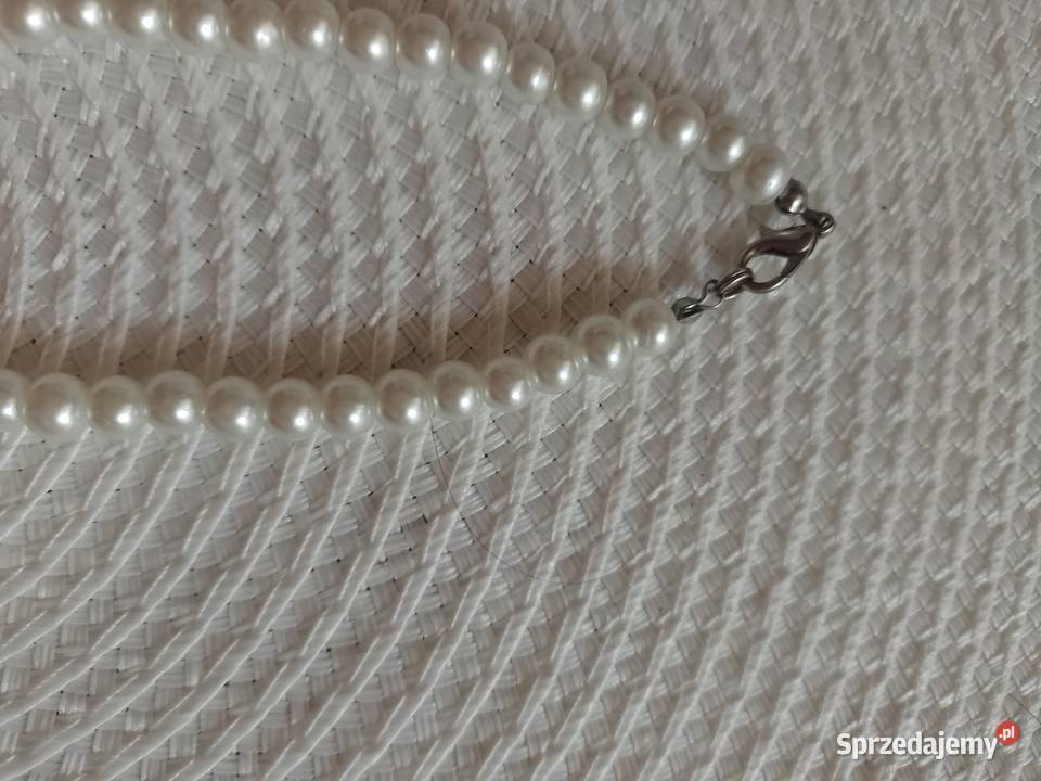 ASOS Perłowe korale z ozdobną zawieszką z Kraków