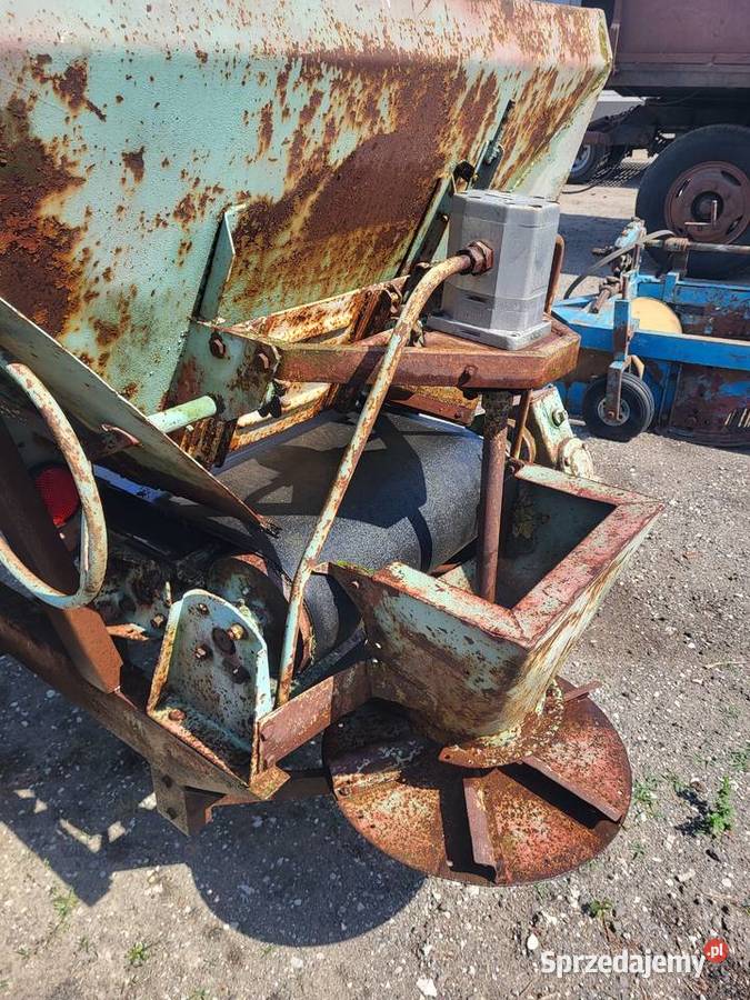 Rozsiewacz wapna nawozu RNP 1500 nie RCW 3 5 sprzedam