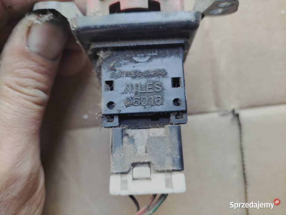 WŁĄCZNIK AWARYJNYCH NISSAN ALMERA TINO osobowe lubelskie Kamień-Kolonia sprzedam